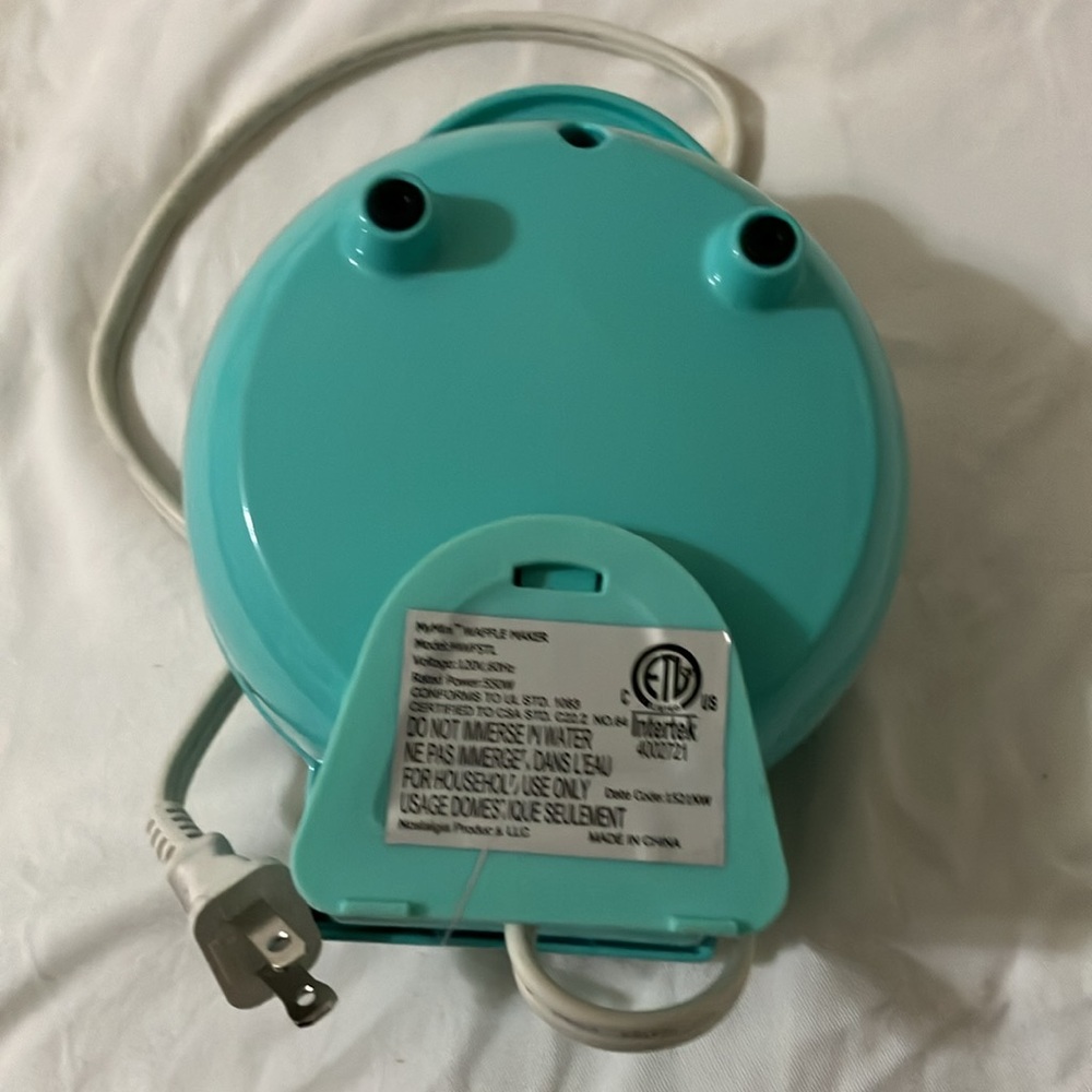 Mini Waffle Maker - Picture 5 of 7